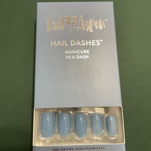 Red Aspen Blue Nail Dashes